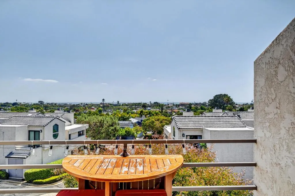 https://cdn.realtyfeed.com/cdn/127/306734294/c9508b4b5f8fdde77cc03a373acd2669.webp