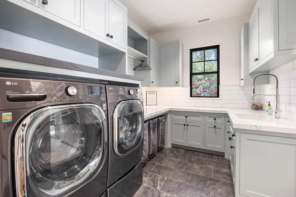 https://cdn.realtyfeed.com/cdn/127/306734311/053c07d40f496cae5ede185a7e775dbe.webp
