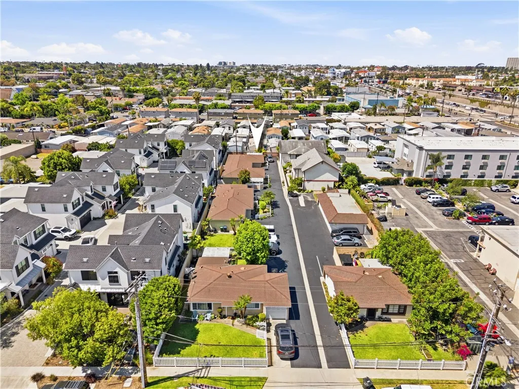 131 E 21st Street, Costa Mesa, CA 92627 - Photo 3 of 35, Costa Mesa, CA
