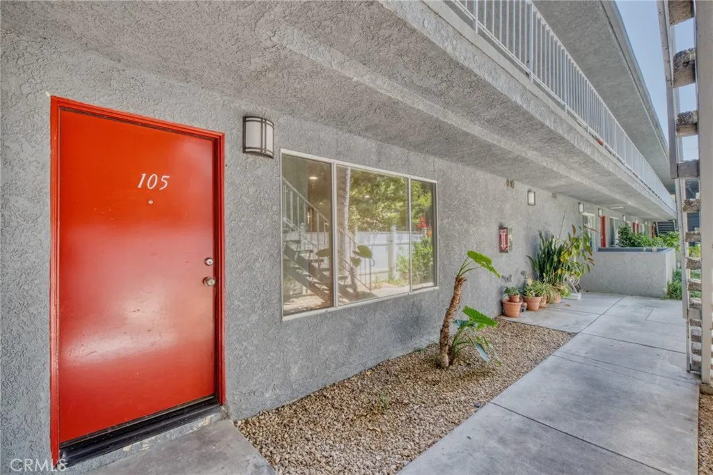 4546 Murietta Avenue Unit 105, Sherman Oaks, CA 91423 - Photo 2 of 17, Sherman Oaks, CA