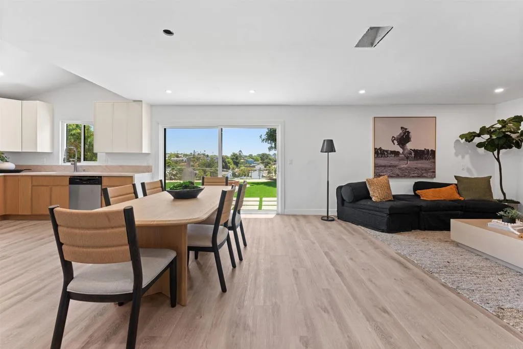 https://cdn.realtyfeed.com/cdn/127/306734380/7fe7c1cc96363b34fe651226b16b8b5f.webp