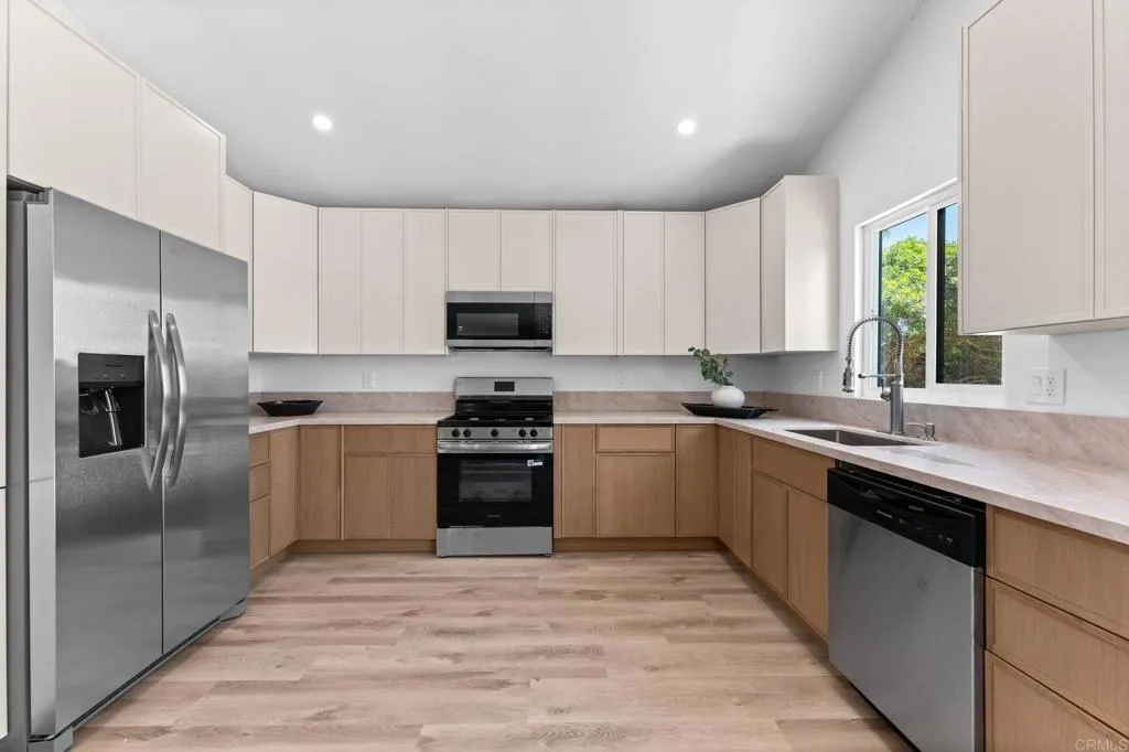 https://cdn.realtyfeed.com/cdn/127/306734380/aabe37bcb603107723a6024253add3f7.webp