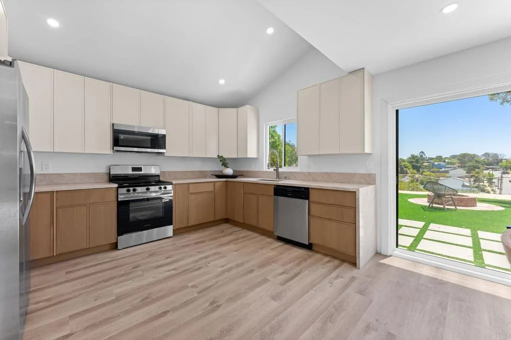 https://cdn.realtyfeed.com/cdn/127/306734380/eec36d81588389101d2996e116dd5552.webp