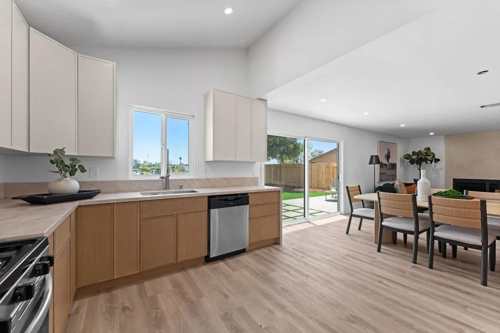 https://cdn.realtyfeed.com/cdn/127/306734380/f1d2e4af02683cb3492670a391b4e901.webp