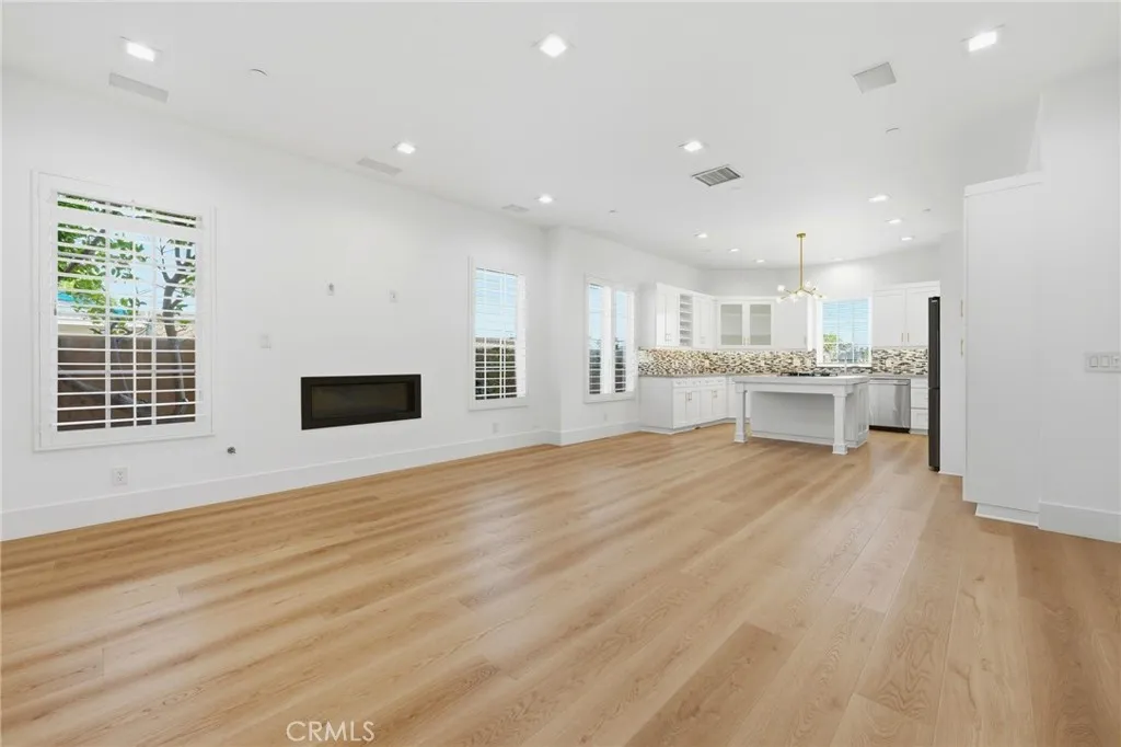 Costa Mesa, CA 92627