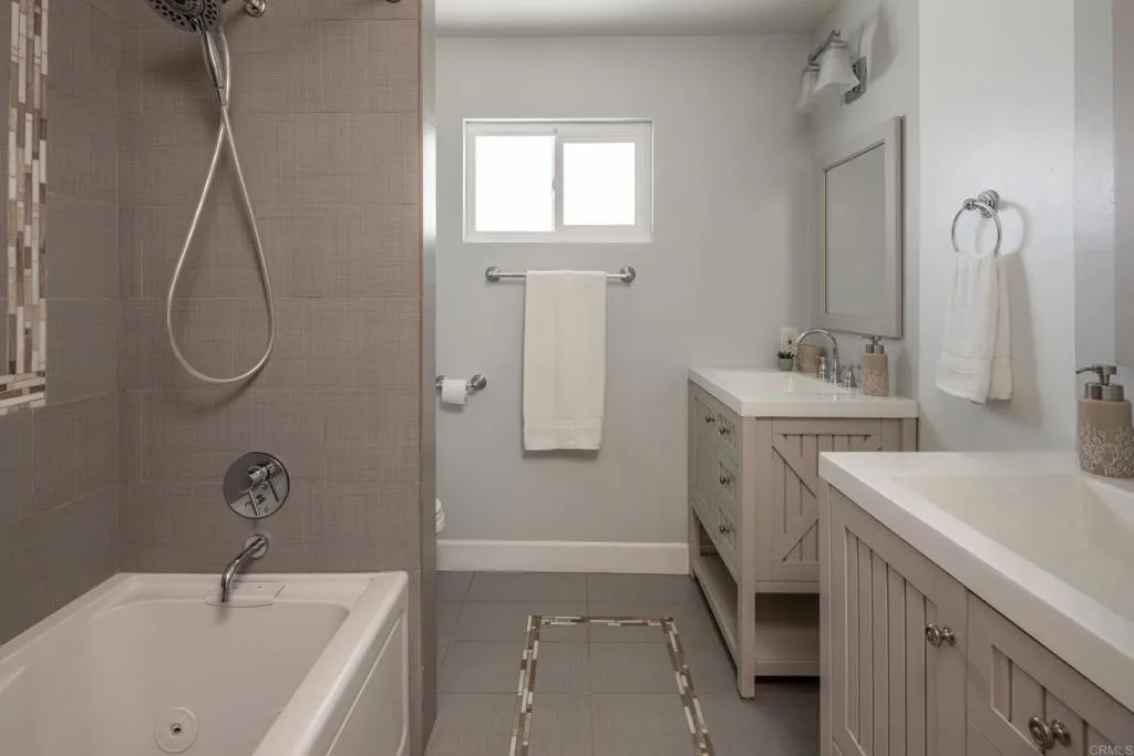 https://cdn.realtyfeed.com/cdn/127/306734434/b3434e8bc1ccb3b196dec23a870e147d.webp