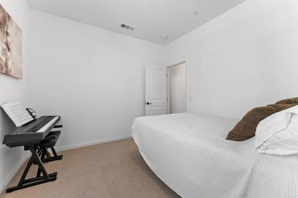 https://cdn.realtyfeed.com/cdn/127/306734443/5423417ae77cb093ff6ce322daee11bd.webp