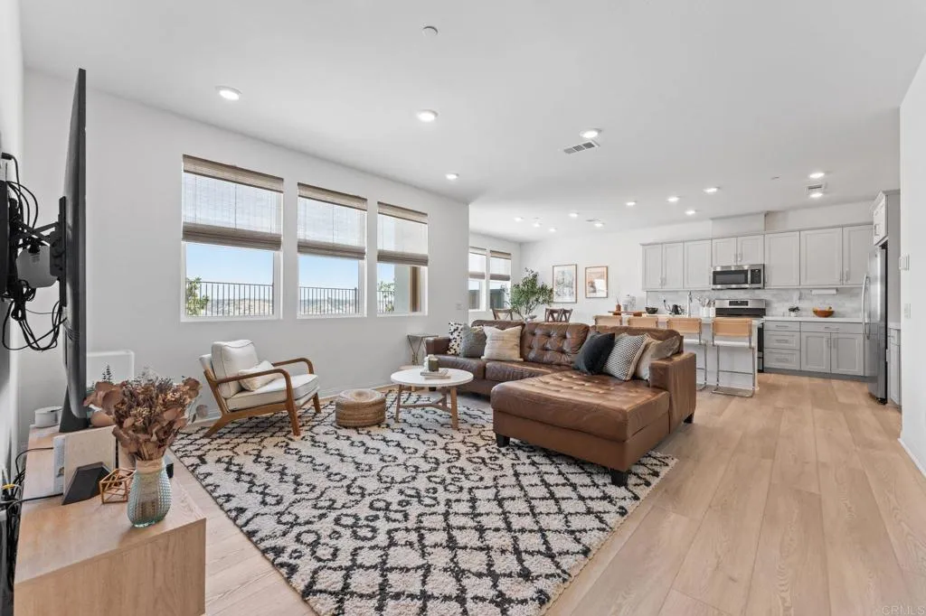https://cdn.realtyfeed.com/cdn/127/306734443/a58b8d54527c8aad7d945d3aad8e47e4.webp