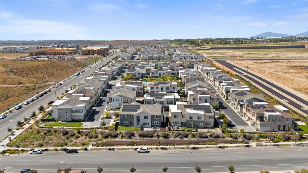 https://cdn.realtyfeed.com/cdn/127/306734443/ffb406b1aeacf132afec23d3a5d41eb1.webp