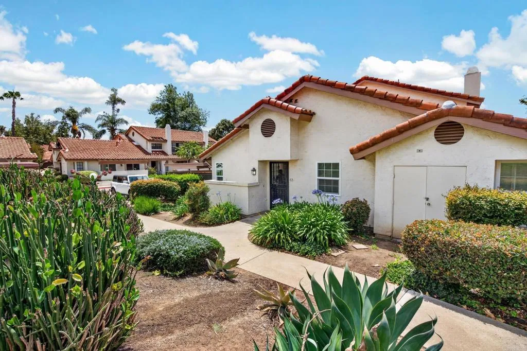https://cdn.realtyfeed.com/cdn/127/306734506/b1421d88f8de059f3ea396f3f0069afc.webp