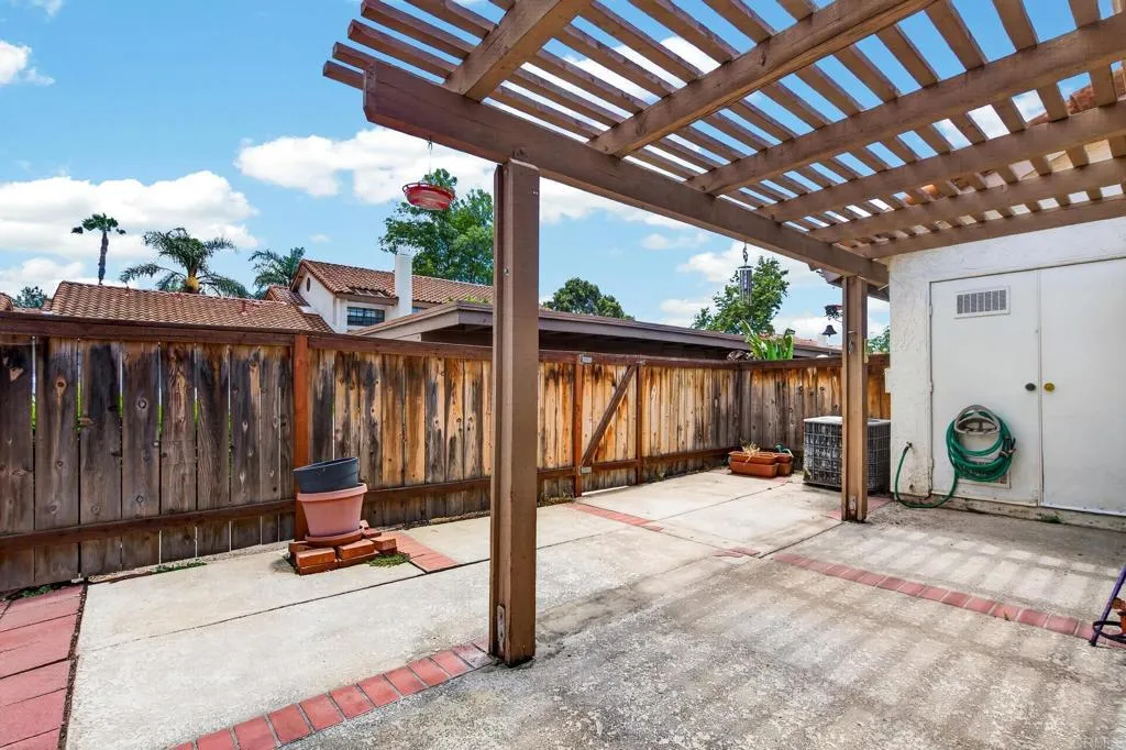 https://cdn.realtyfeed.com/cdn/127/306734506/c4eea1a79db0c0af9dcdcc00e9b49c8b.webp