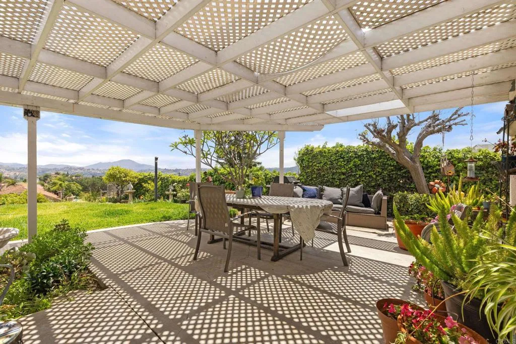 https://cdn.realtyfeed.com/cdn/127/306734507/4e09343c3988f964a1af00e824fa55c7.webp