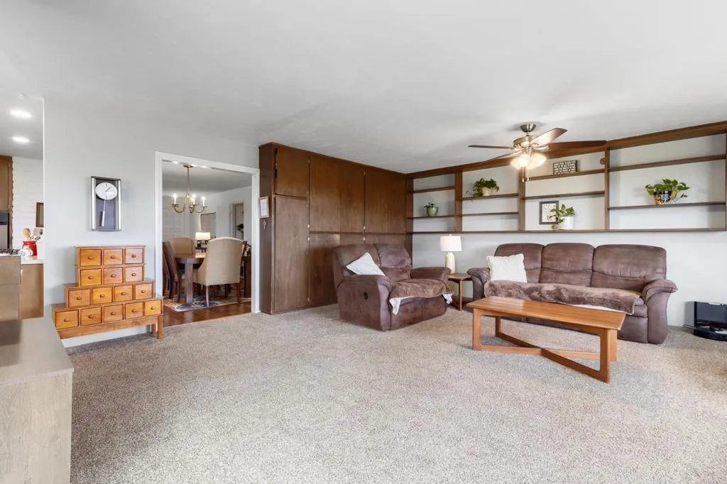 https://cdn.realtyfeed.com/cdn/127/306734507/e6b934c260b3fa42d72e0bb2c5f297f3.webp