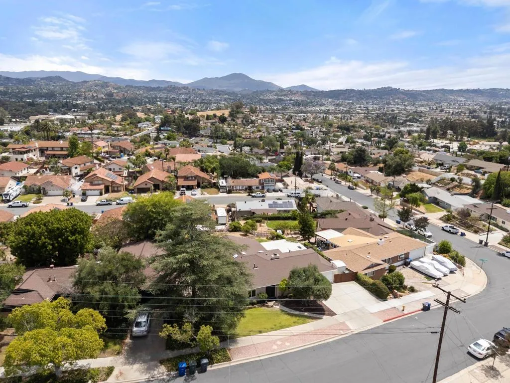 https://cdn.realtyfeed.com/cdn/127/306734507/ed10f036b1f8db30f00315ee7b52bdef.webp