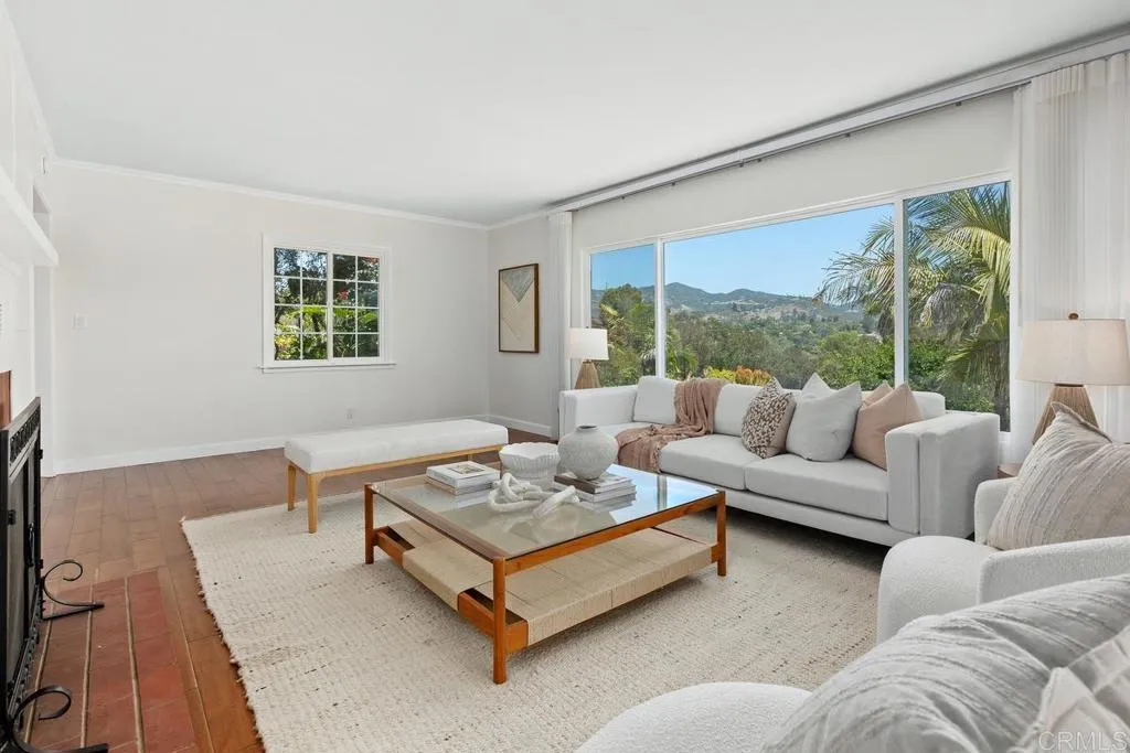 https://cdn.realtyfeed.com/cdn/127/306734510/56eecd71666e9899b92eaf7b6dfcece2.webp