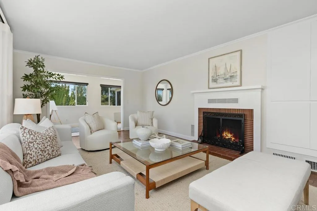 https://cdn.realtyfeed.com/cdn/127/306734510/8f71832c81f9230c9e7425b9664407d6.webp