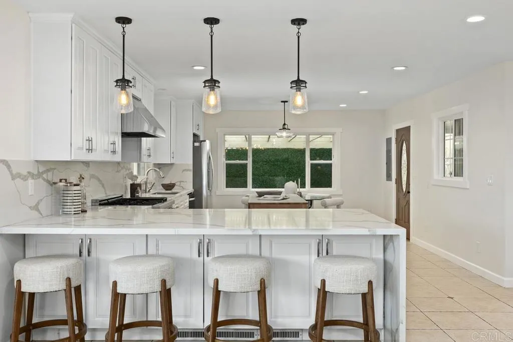 https://cdn.realtyfeed.com/cdn/127/306734510/98ff987bee67ce6dc6871dad2a302be9.webp