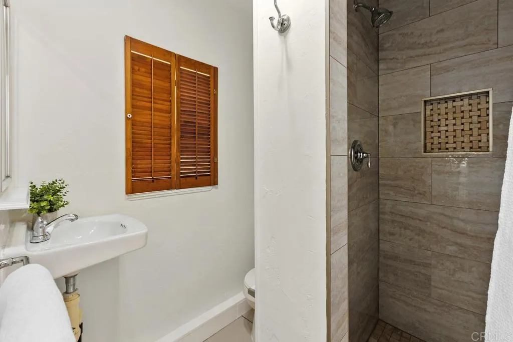 https://cdn.realtyfeed.com/cdn/127/306734510/b14d4a21a4182bd3041337d3a21eec02.webp