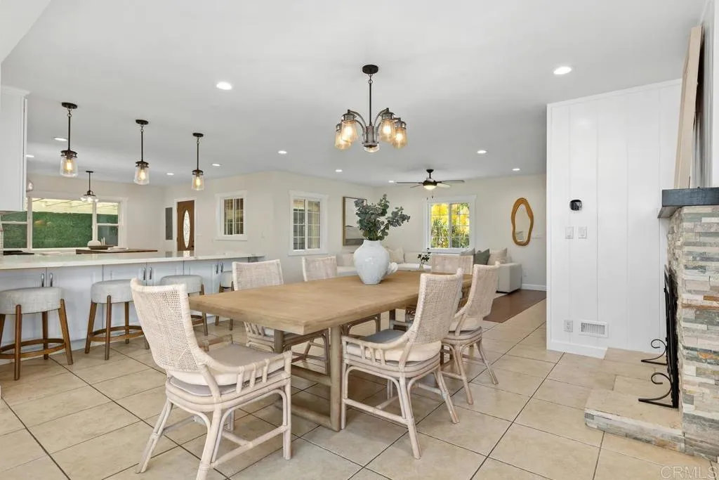 https://cdn.realtyfeed.com/cdn/127/306734510/e268a0a07dc441d2c49abdff55c4f49e.webp