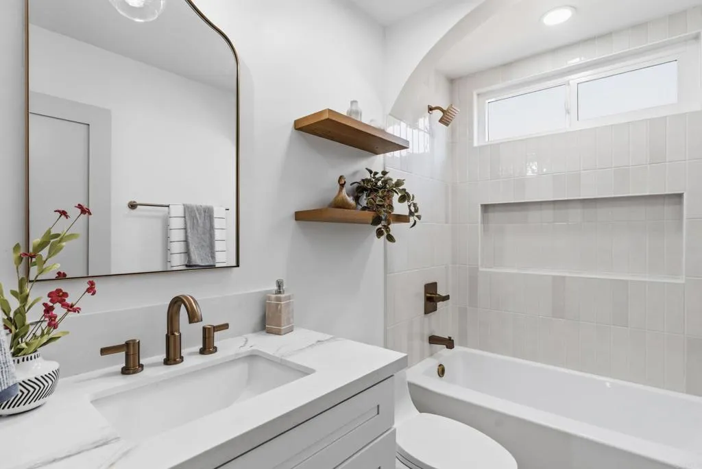 https://cdn.realtyfeed.com/cdn/127/306734529/ad9e2f700759417a1b9687764fbe9227.webp
