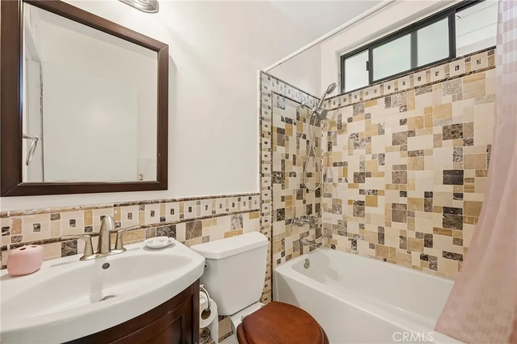 https://cdn.realtyfeed.com/cdn/127/306734530/df5438b14c33371b89f873784908fcec.webp