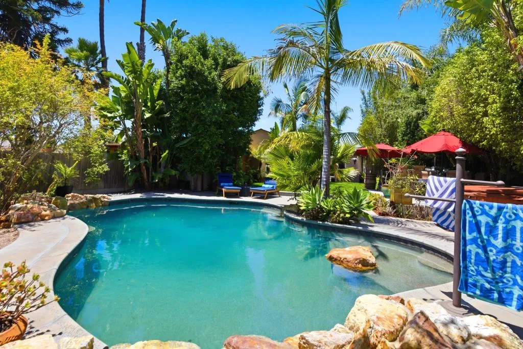 https://cdn.realtyfeed.com/cdn/127/306734573/f53e7d8cd9259eaf27ad1c005f6cf647.webp