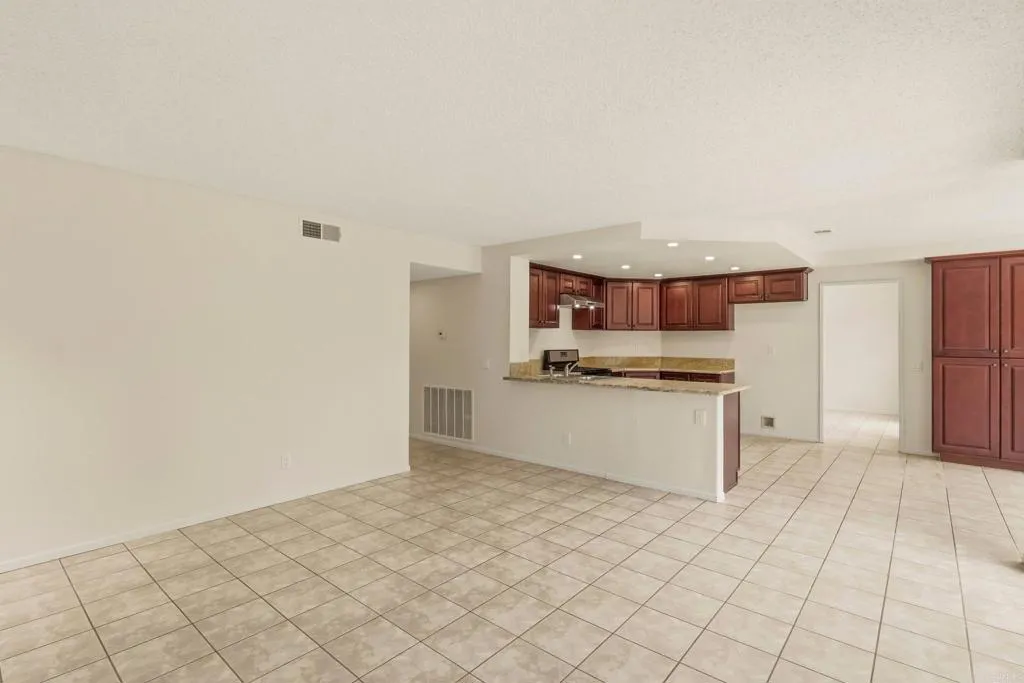 https://cdn.realtyfeed.com/cdn/127/306734575/1e317731e25c3e2bd1f832480670c400.webp