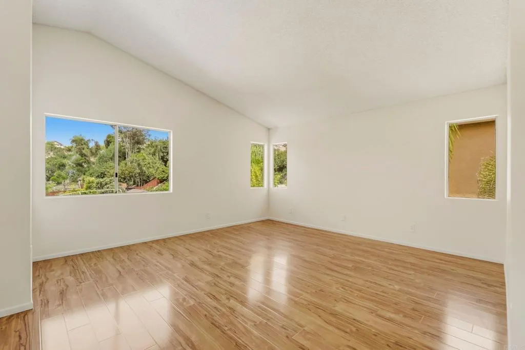 https://cdn.realtyfeed.com/cdn/127/306734575/3ea8281bf768195290c7fb0448f183f7.webp