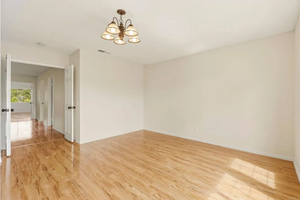 https://cdn.realtyfeed.com/cdn/127/306734575/7747ad83e45fb299cd6ca989ea1ab452.webp