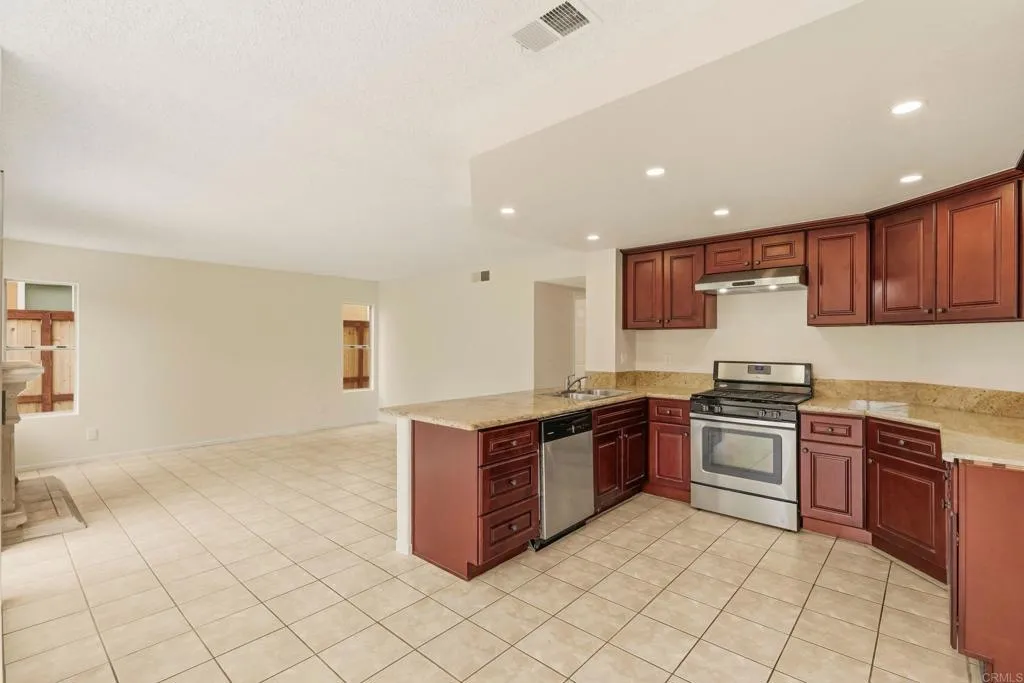 https://cdn.realtyfeed.com/cdn/127/306734575/777c8ede9c09b4b8c1c501f6c29f902c.webp