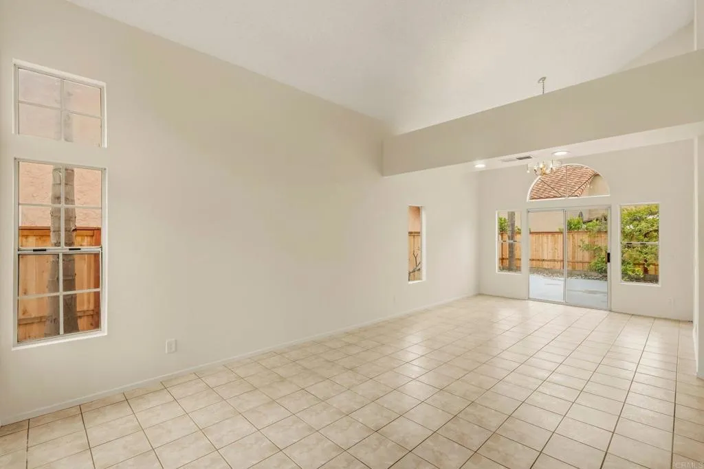 https://cdn.realtyfeed.com/cdn/127/306734575/85ec663b05831b0535b89f37e09234f7.webp