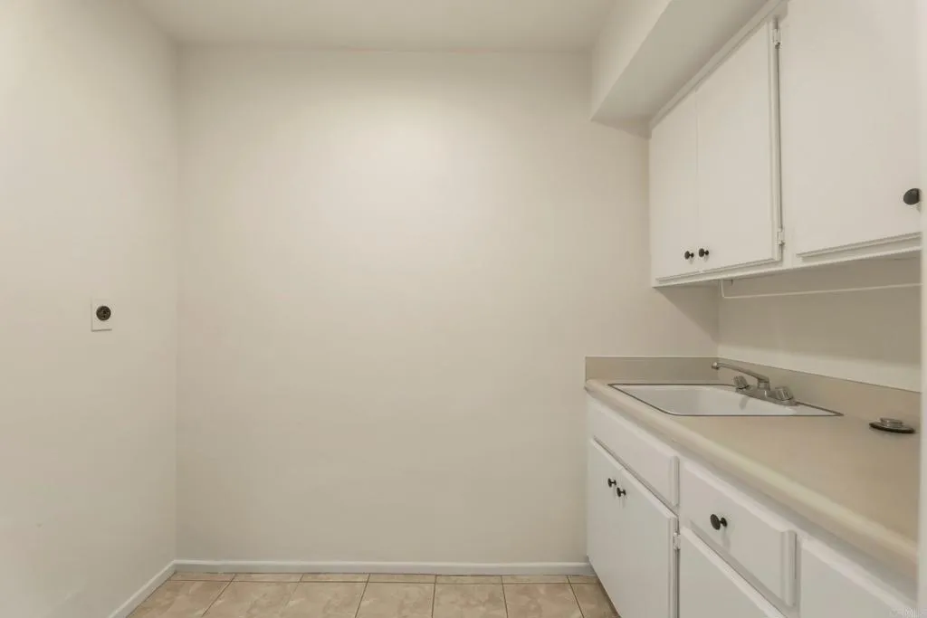 https://cdn.realtyfeed.com/cdn/127/306734575/fc569def7711f07cdc0156b465e18cf1.webp