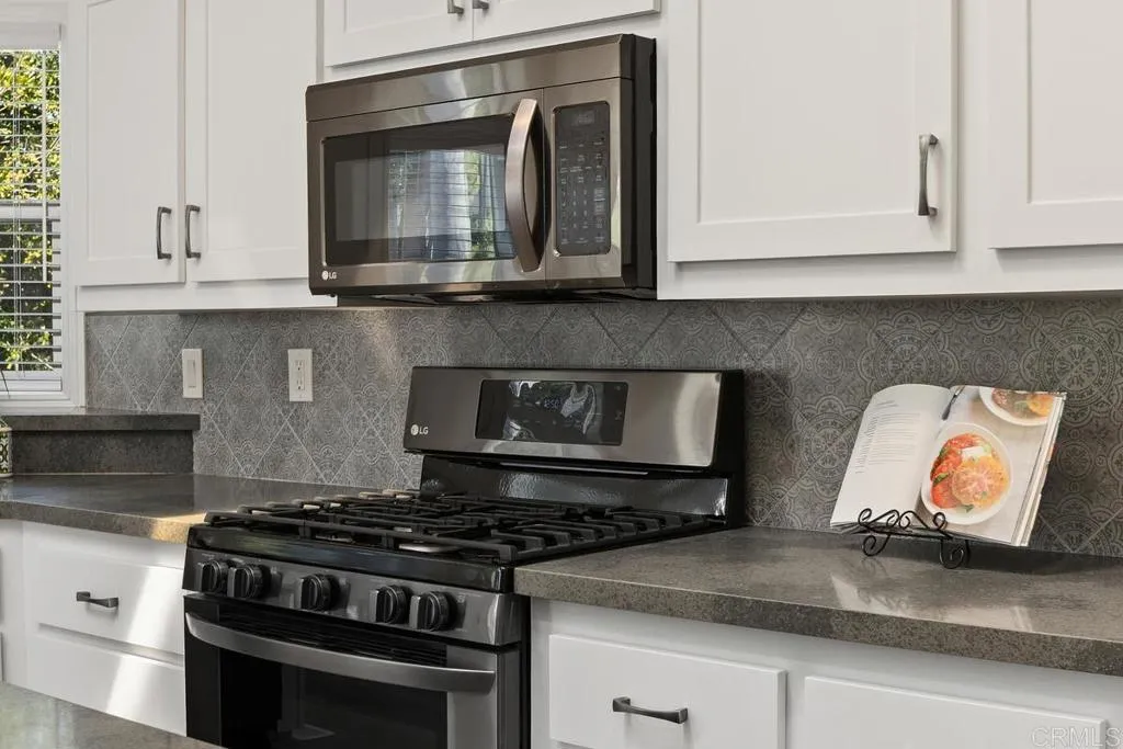 https://cdn.realtyfeed.com/cdn/127/306734633/126424ef840f52dcc23941daa4d15b8f.webp