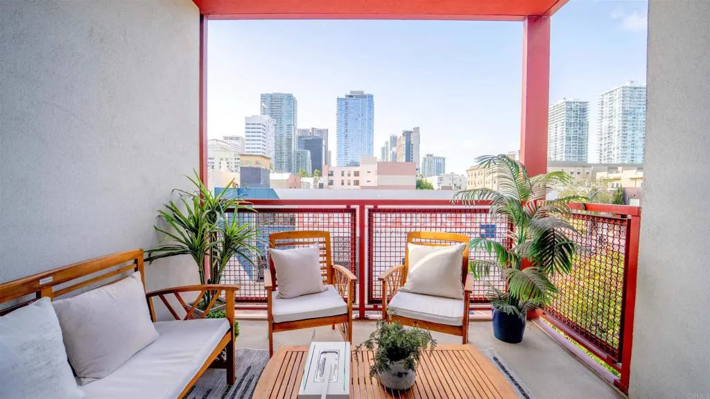https://cdn.realtyfeed.com/cdn/127/306734641/ec4d78af732eff216188670601ebbaf8.webp