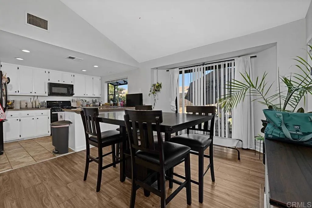 https://cdn.realtyfeed.com/cdn/127/306734649/8a81cc5a055f8ee51fc58e07843c383d.webp