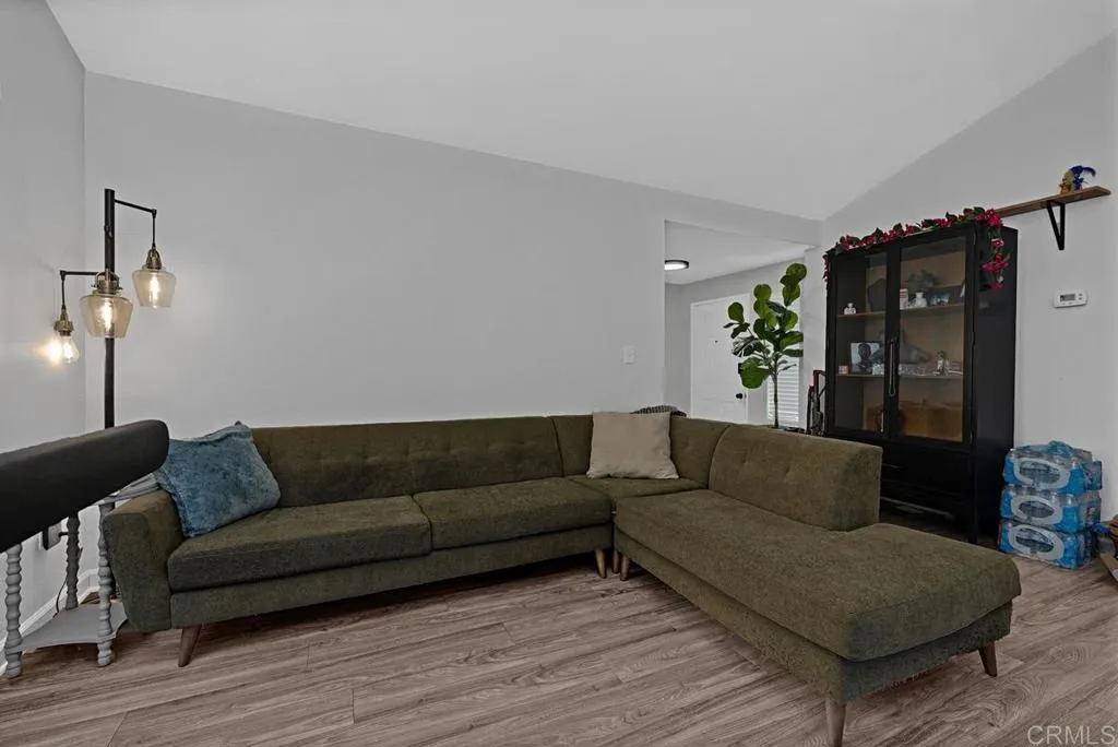 https://cdn.realtyfeed.com/cdn/127/306734649/db17e9ab8341a5d46dfdbd92775b13d7.webp