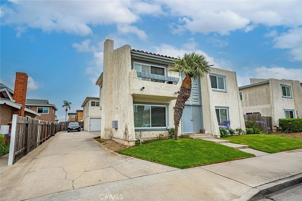 16692 Blanton Lane, Huntington Beach, CA 92649 - Photo 2 of 11, Huntington Beach, CA