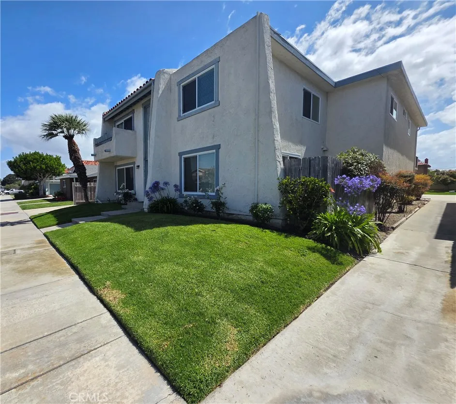 16692 Blanton Lane, Huntington Beach, CA 92649 - Photo 4 of 11, Huntington Beach, CA