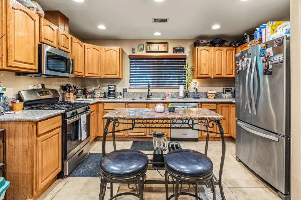 https://cdn.realtyfeed.com/cdn/127/306734803/b6d0770fdc5afe2cf1eef886b68be15a.webp