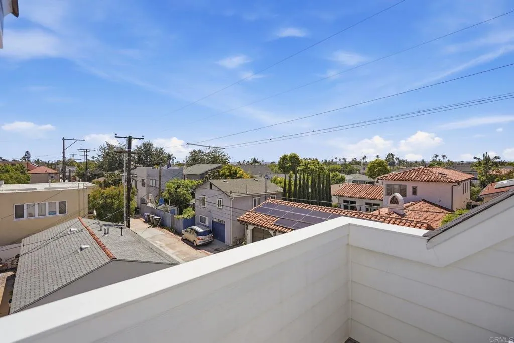 https://cdn.realtyfeed.com/cdn/127/306734810/ec301dbbab55139eed5af26bdcc7f7d6.webp