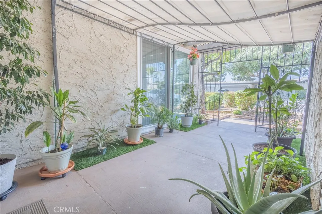 26044 Verde Grande Court, Menifee, CA 92586 - Photo 4 of 28, Menifee, CA