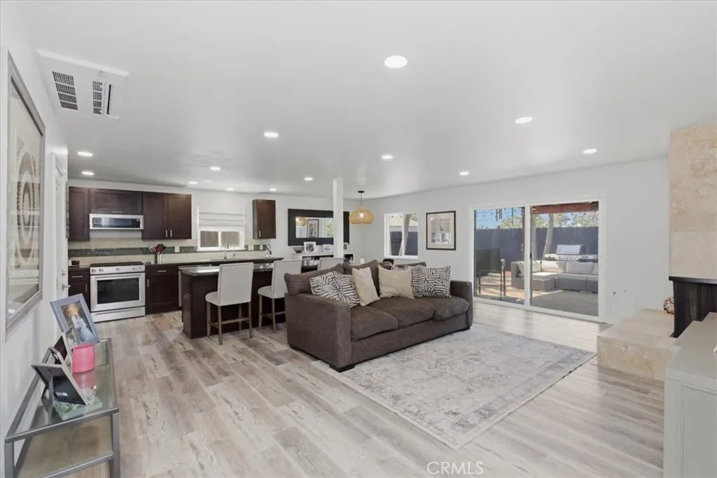 https://cdn.realtyfeed.com/cdn/127/306734855/1a3740ac4698a00ba8f84989f97273cb.webp