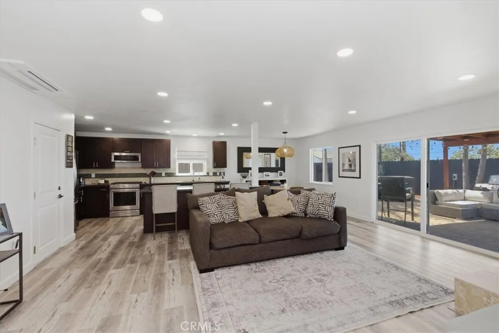 https://cdn.realtyfeed.com/cdn/127/306734855/3ac7069e09140a7b112cbddd896e76f0.webp
