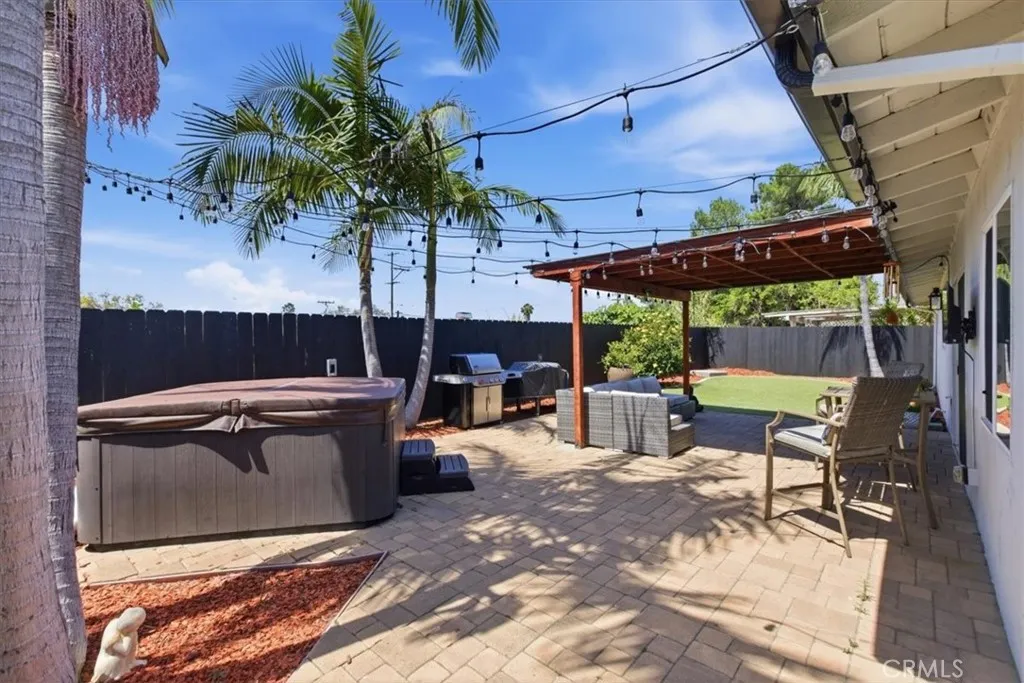https://cdn.realtyfeed.com/cdn/127/306734855/f7477140c4c28bfcbbff53c6e252abee.webp