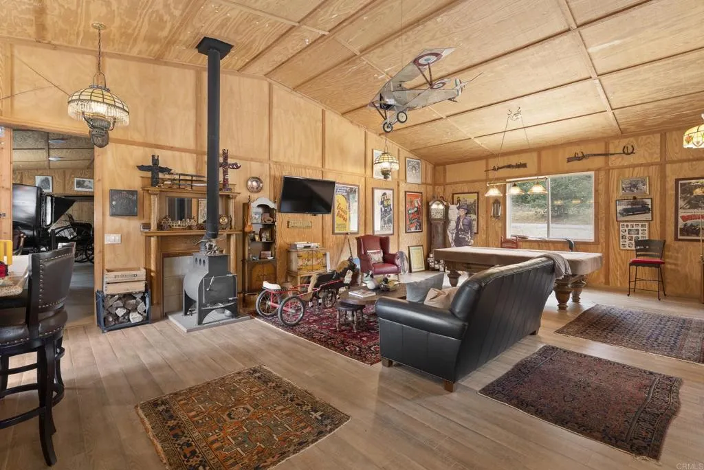 https://cdn.realtyfeed.com/cdn/127/306734867/1d9073b398ae1ae85aaeefadddb4f6ae.webp