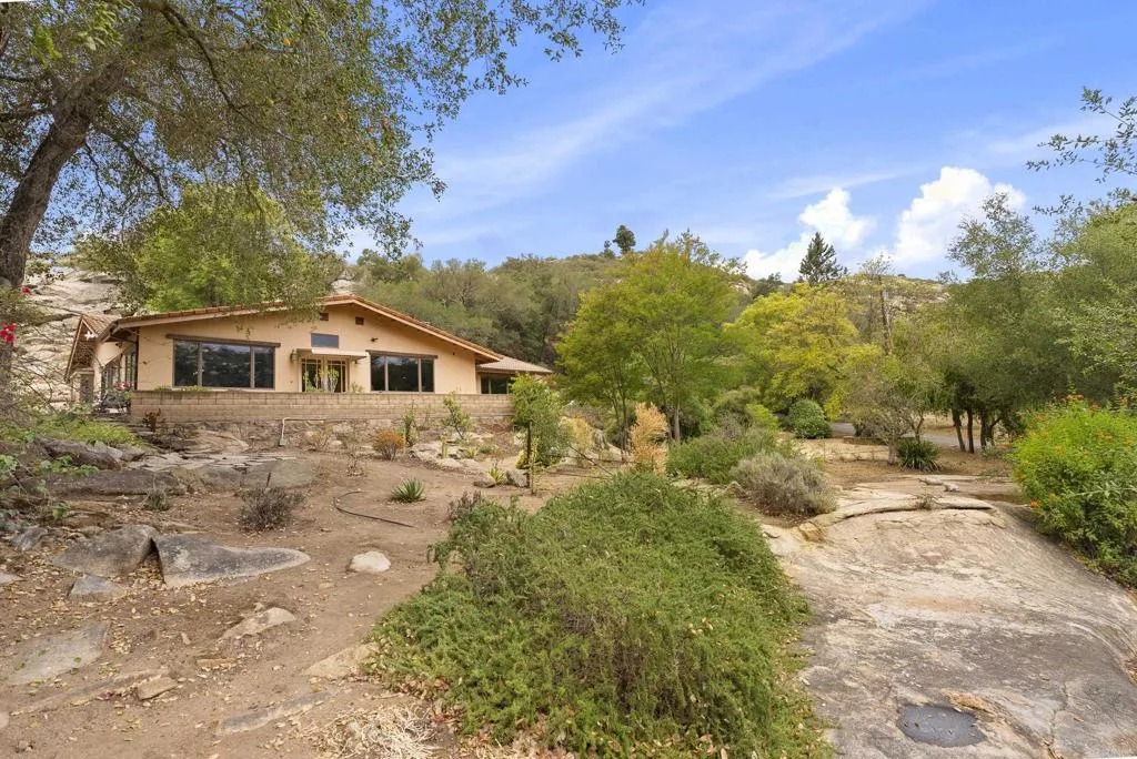 https://cdn.realtyfeed.com/cdn/127/306734867/2468bd6c82ab280b7213495a708945ad.webp