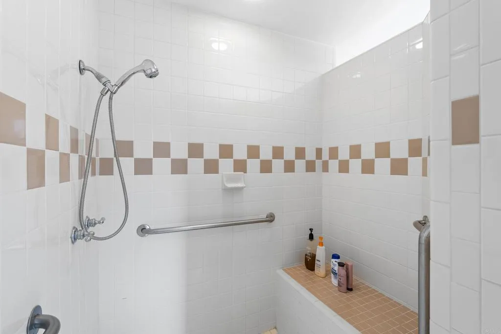 https://cdn.realtyfeed.com/cdn/127/306734867/3246feb647e5987e702acdc4d52f50f2.webp