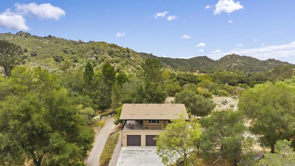 https://cdn.realtyfeed.com/cdn/127/306734867/36971f4457f8679c7fdf326925a4ce26.webp