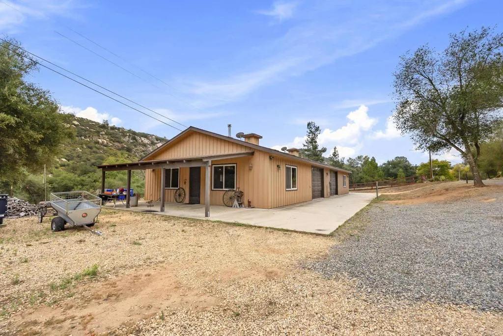 https://cdn.realtyfeed.com/cdn/127/306734867/43f8b41be2de0efc68093287b819f187.webp