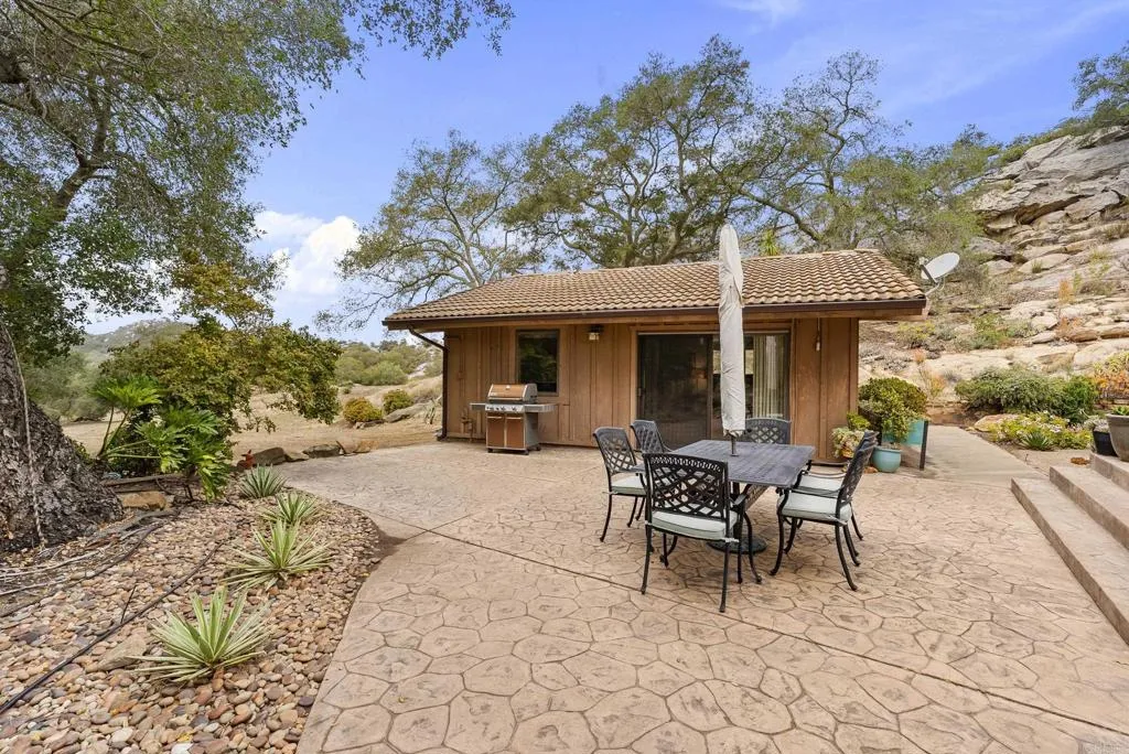 https://cdn.realtyfeed.com/cdn/127/306734867/9e54a4561dcee550bd5438e49fff589b.webp